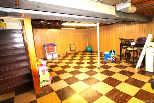 32474 Leona Street, Garden City, MI 48135