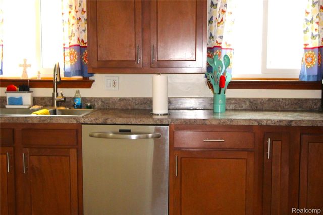 32474 Leona Street, Garden City, MI 48135