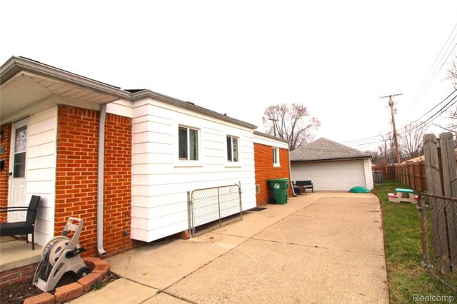 32474 Leona Street, Garden City, MI 48135