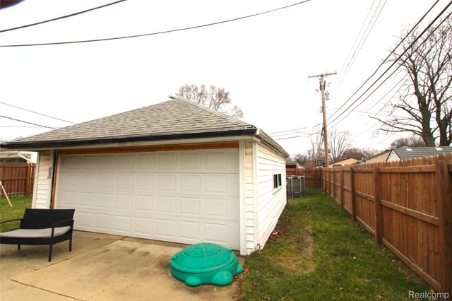 32474 Leona Street, Garden City, MI 48135