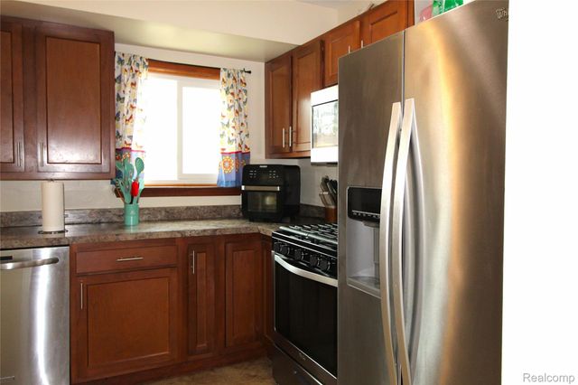 32474 Leona Street, Garden City, MI 48135