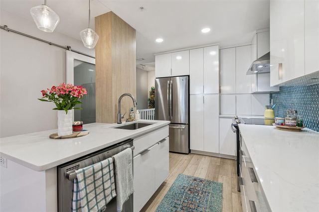 320 ISLAND WAY 101, Clearwater Beach, FL 33767