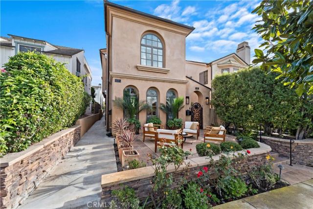 432 Acacia Avenue, Corona Del Mar, CA 92625