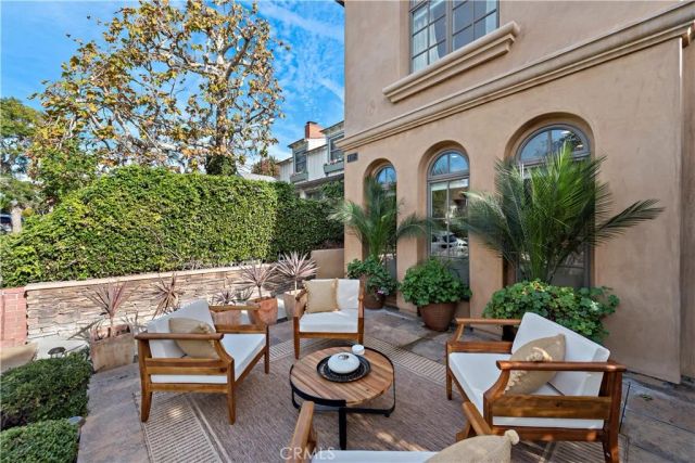 432 Acacia Avenue, Corona Del Mar, CA 92625
