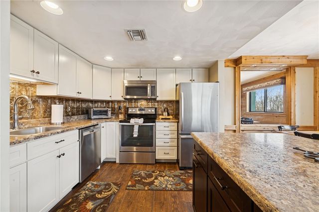 8011 MeadowRidge Drive, Seven Springs Resort, PA 15622