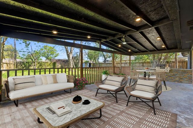 910 Beaver Bend Road, Houston, TX 77088