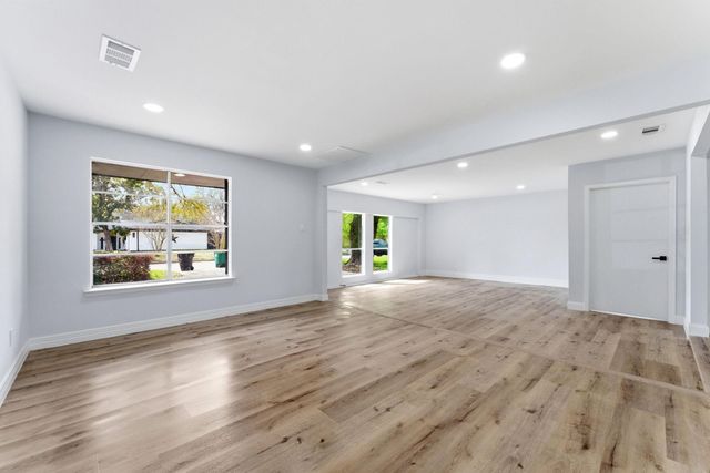 910 Beaver Bend Road, Houston, TX 77088