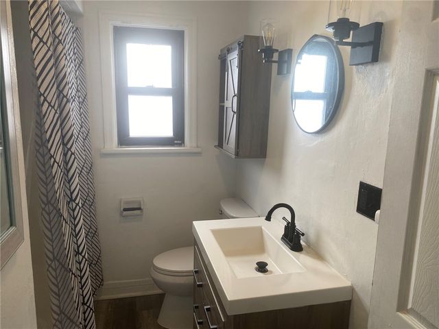 1926 Fairlawn St, Wilkinsburg, PA 15221
