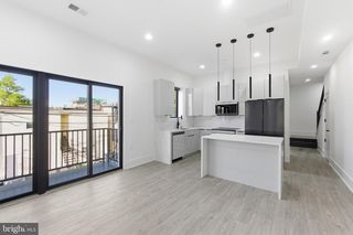 1140 OATES ST NE #201, Washington, DC 20002