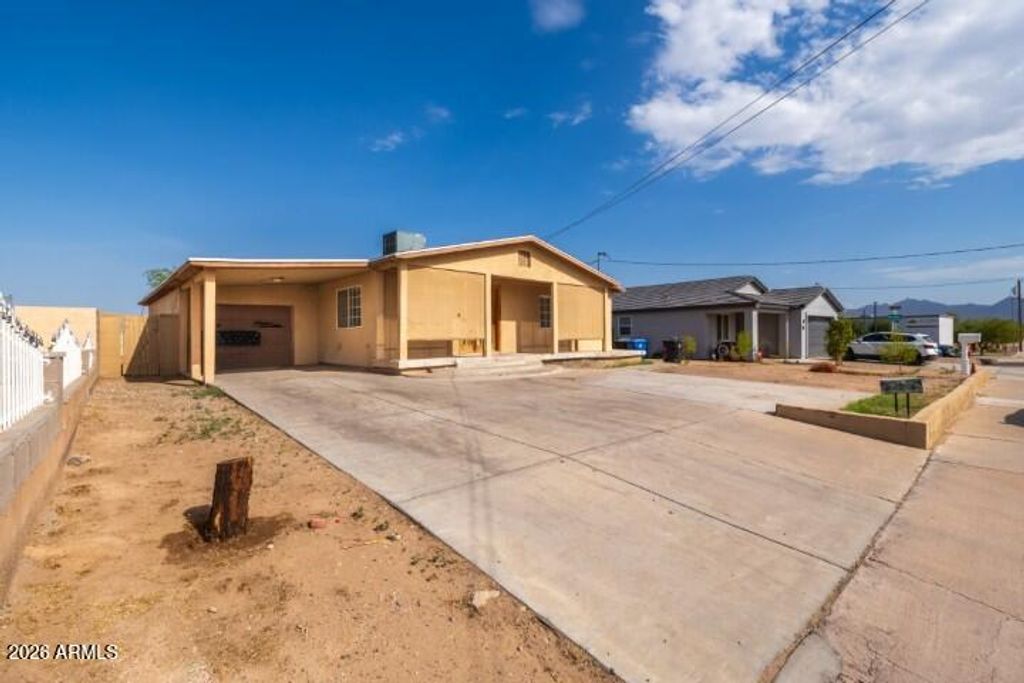 621 S 4TH Street, Avondale, AZ 85323 — photo 2