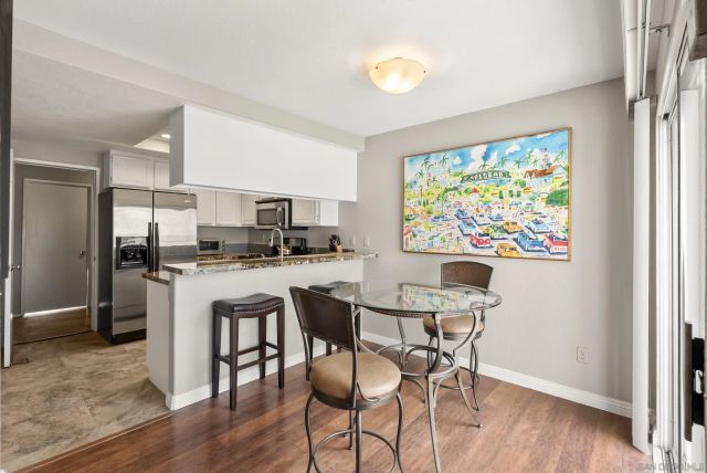 7439 Altiva Place, Carlsbad, CA 92009