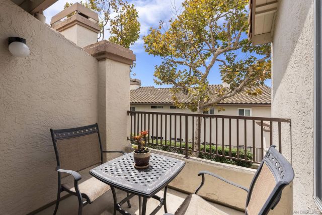 7439 Altiva Place, Carlsbad, CA 92009