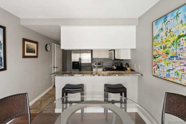 7439 Altiva Place, Carlsbad, CA 92009
