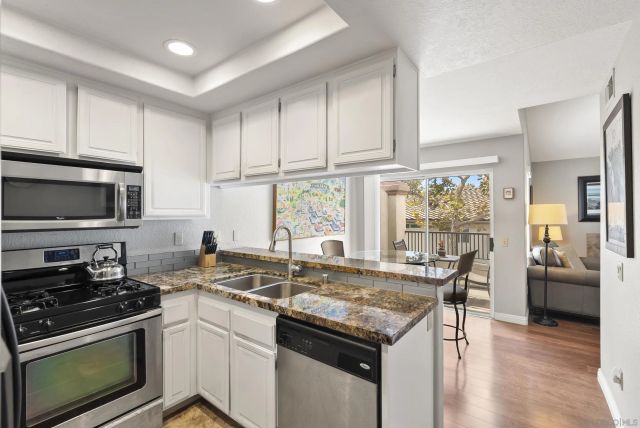7439 Altiva Place, Carlsbad, CA 92009
