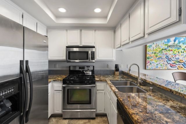7439 Altiva Place, Carlsbad, CA 92009