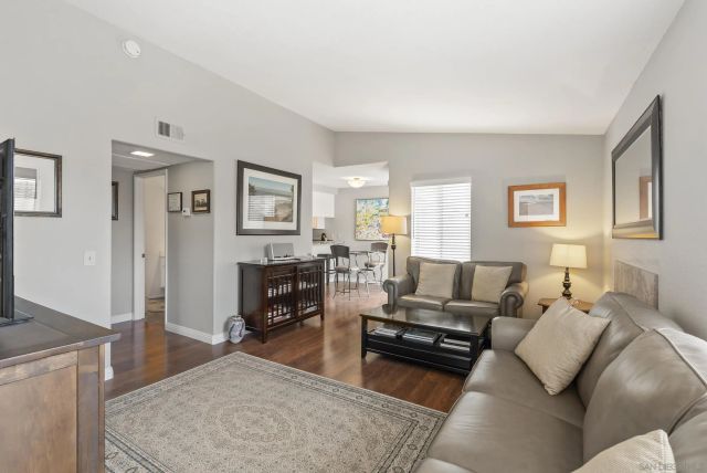 7439 Altiva Place, Carlsbad, CA 92009