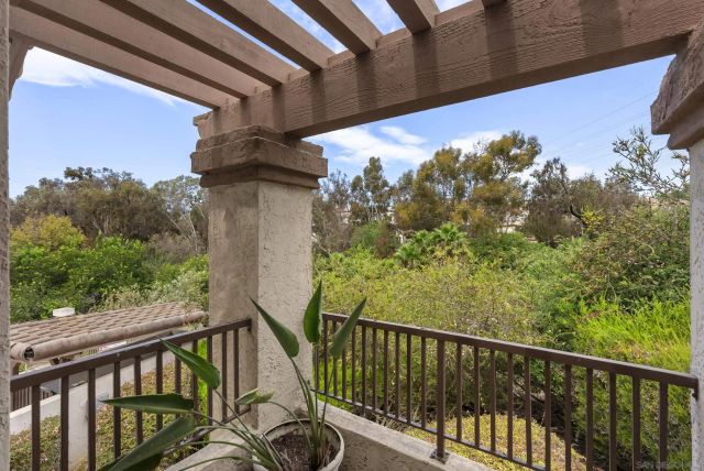 7439 Altiva Place, Carlsbad, CA 92009