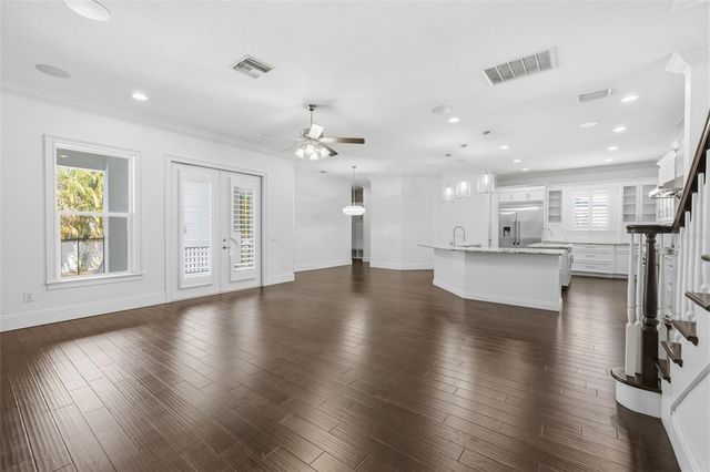 4615 W SUNSET BOULEVARD, Tampa, FL 33629