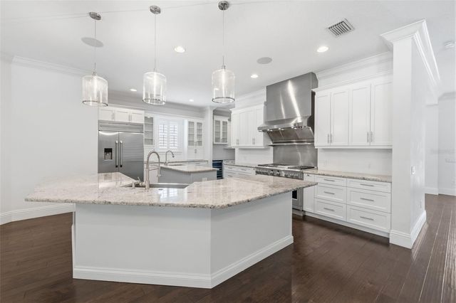 4615 W SUNSET BOULEVARD, Tampa, FL 33629