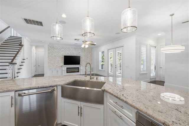 4615 W SUNSET BOULEVARD, Tampa, FL 33629