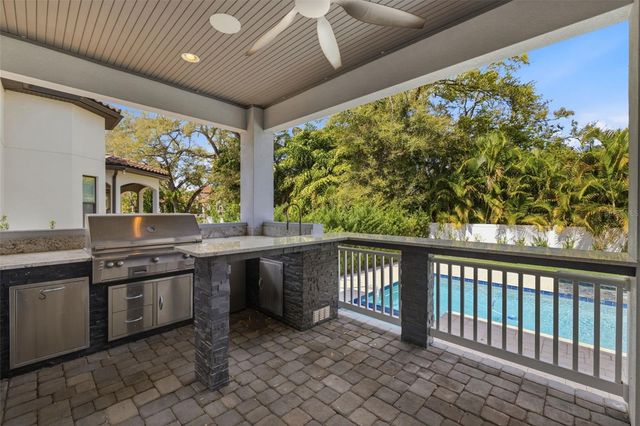 4615 W SUNSET BOULEVARD, Tampa, FL 33629