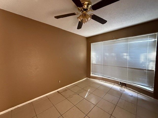 3313 Oak Timber Drive, Forest Hill, TX 76119