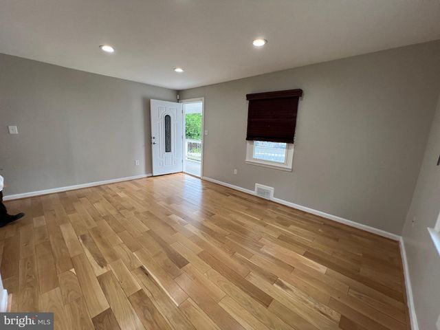 2408 FAIRHAVEN AVE, Alexandria, VA 22303