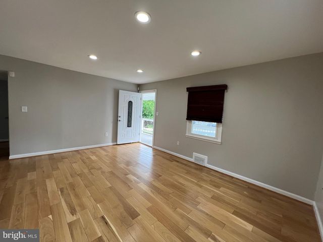 2408 FAIRHAVEN AVE, Alexandria, VA 22303