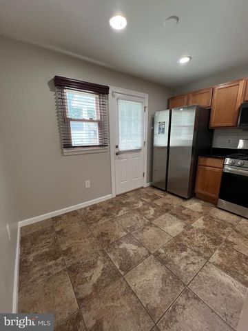 2408 FAIRHAVEN AVE, Alexandria, VA 22303