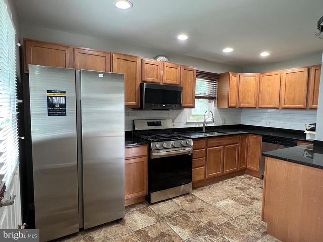 2408 FAIRHAVEN AVE, Alexandria, VA 22303