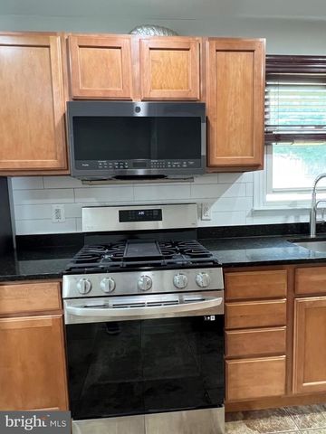 2408 FAIRHAVEN AVE, Alexandria, VA 22303