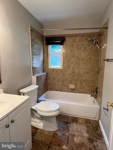 2408 FAIRHAVEN AVE, Alexandria, VA 22303