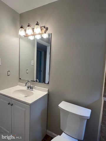 2408 FAIRHAVEN AVE, Alexandria, VA 22303