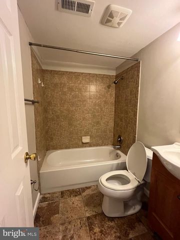 2408 FAIRHAVEN AVE, Alexandria, VA 22303