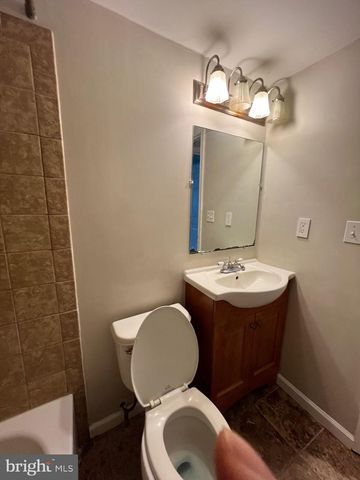 2408 FAIRHAVEN AVE, Alexandria, VA 22303