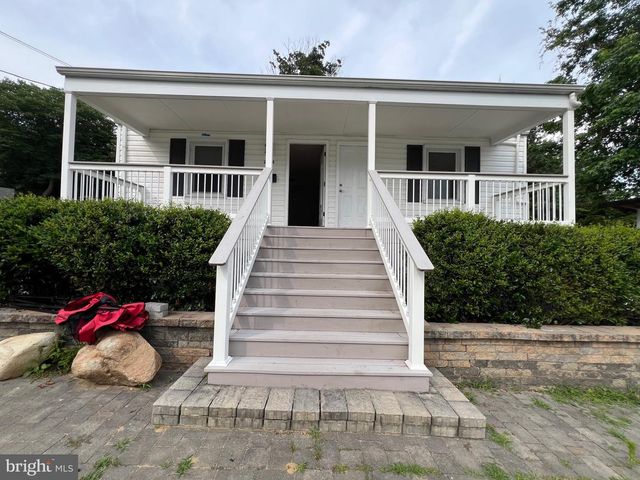 2408 FAIRHAVEN AVE, Alexandria, VA 22303