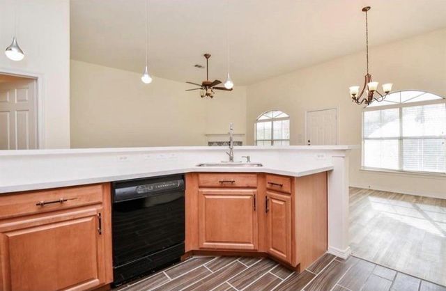 12755 Mill Ridge Dr 905, Cypress, TX 77429