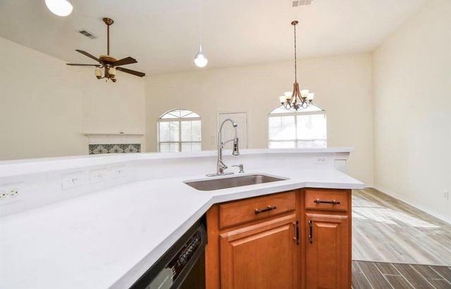 12755 Mill Ridge Dr 905, Cypress, TX 77429