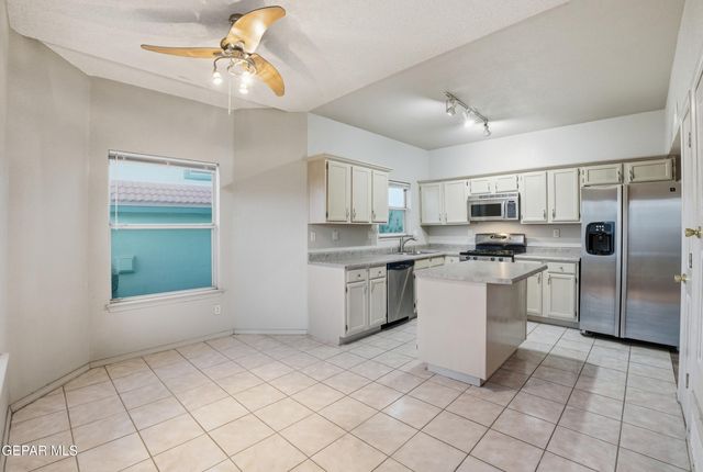 10725 PLEASANT SAND Drive, El Paso, TX 79924