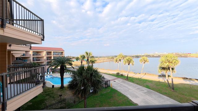 9520 Seawall Boulevard 234, Galveston, TX 77554
