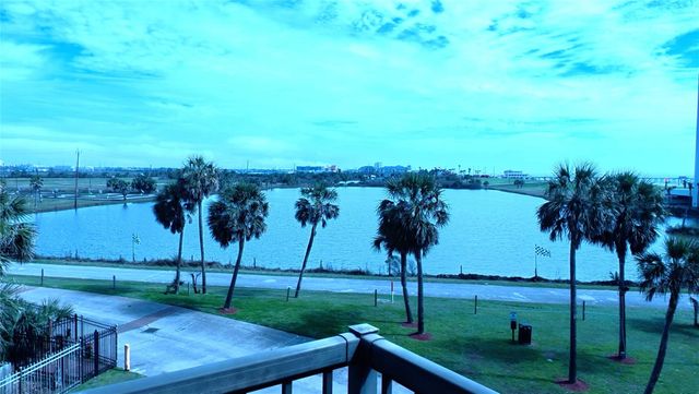 9520 Seawall Boulevard 234, Galveston, TX 77554