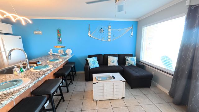 9520 Seawall Boulevard 234, Galveston, TX 77554