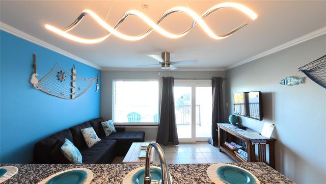 9520 Seawall Boulevard 234, Galveston, TX 77554