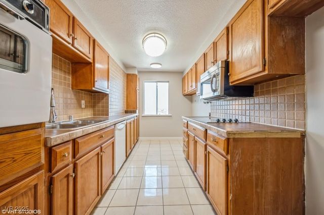 745 North Royal Crest Circle 157, Las Vegas, NV 89169