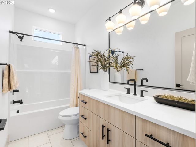 1245 Sw Hume Ct, Portland, OR 97219