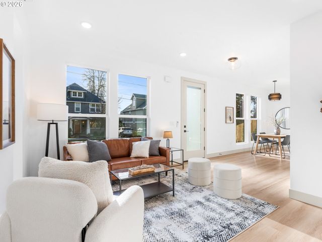 1245 Sw Hume Ct, Portland, OR 97219