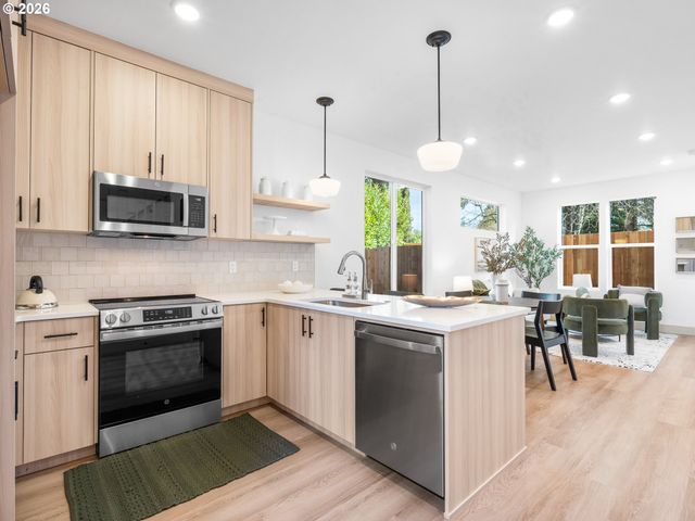 1245 Sw Hume Ct, Portland, OR 97219