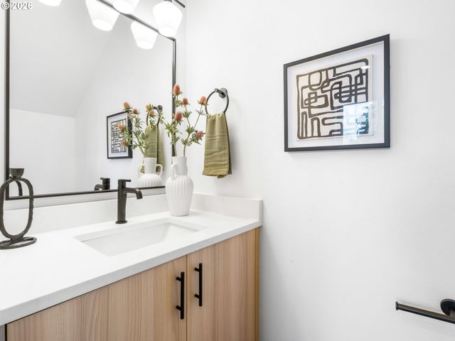 1245 Sw Hume Ct, Portland, OR 97219