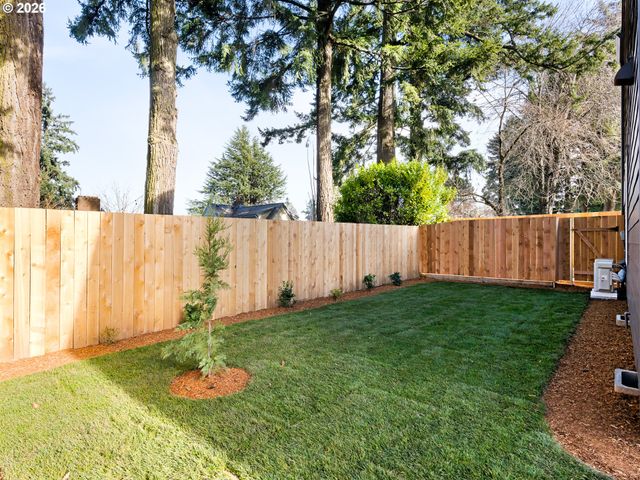 1245 Sw Hume Ct, Portland, OR 97219