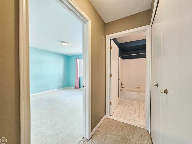 29181 Philadelphia Drive, Chesterfield Twp, MI 48051